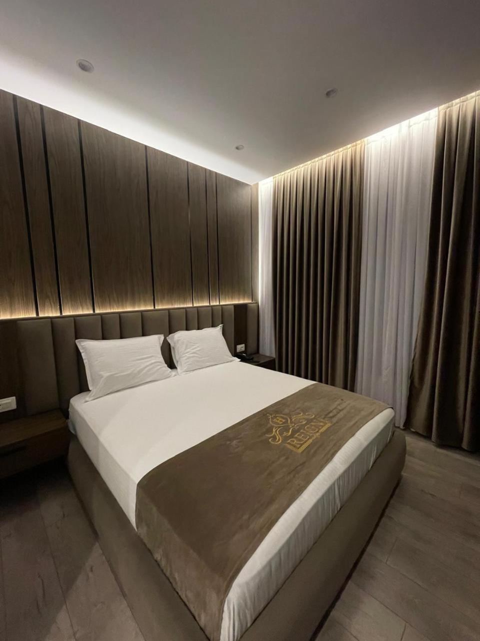 Reign Hotel Vore Ngoại thất bức ảnh